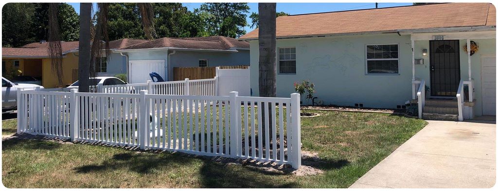 4 ft closed top vinyl picket fence in Clearwater